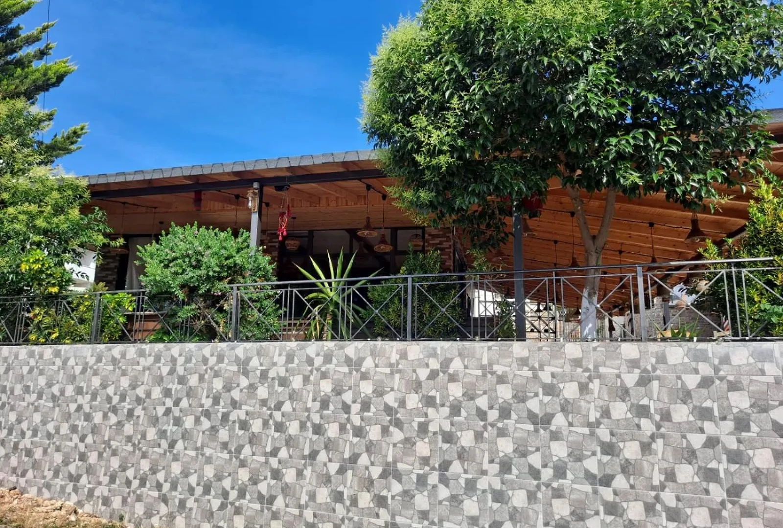 Aivi'S Hotel Ksamil Albania