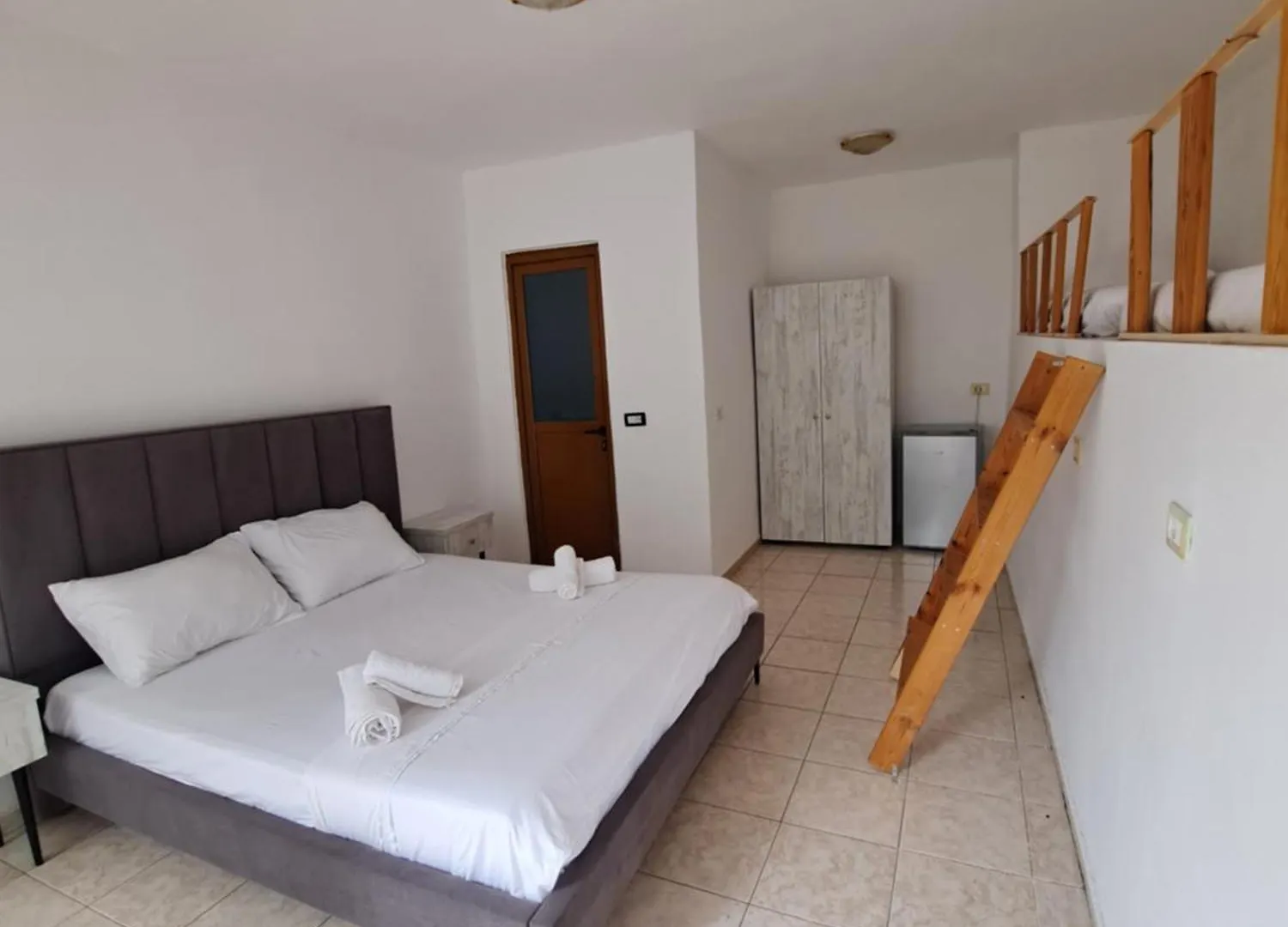 Aivi'S Hotel Ksamil Apartament